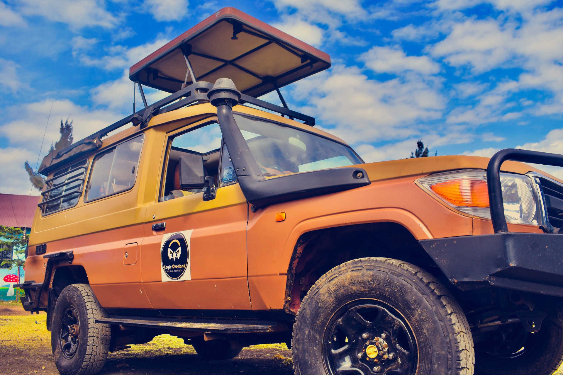 Land Cruiser safari road thumbnail